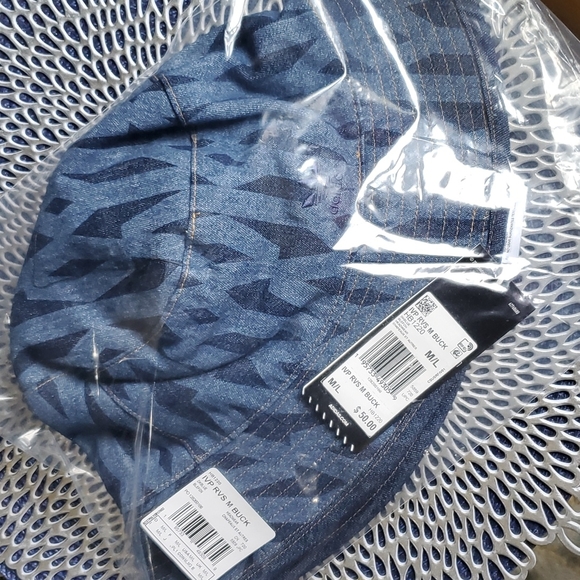 Ivy Park Rodeo REVERSIBLE MONOGRAM BUCKET HAT - Picture 6 of 7